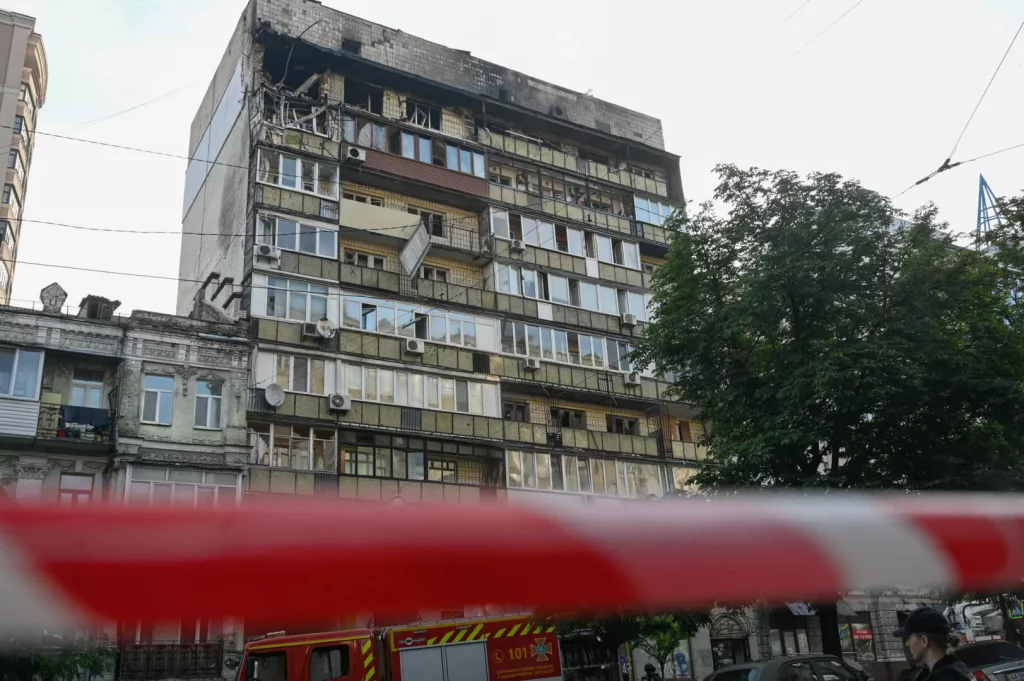 Russia colpisce nuovamente infrastrutture energetiche ucraine con attacchi su vasta scala.