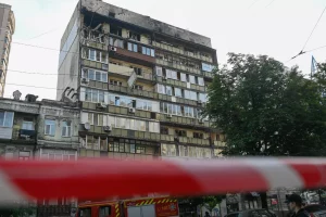 Russia colpisce nuovamente infrastrutture energetiche ucraine con attacchi su vasta scala.