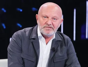 Andrea Pucci lascia Sanremo: Meloni denuncia insulti e deriva illiberale della sinistra