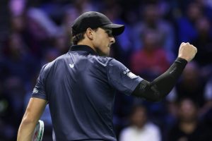 Darderi vince su Martinez e approda in semifinale a Buenos Aires nel giorno del compleanno.