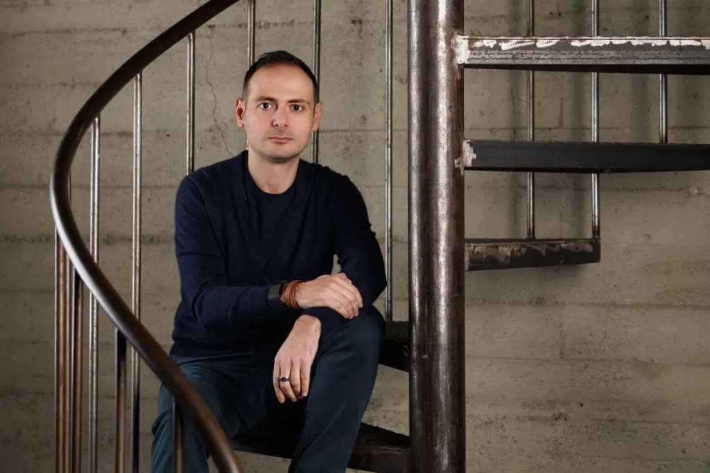 Sapiom raccoglie 15 milioni di dollari per potenziare agenti AI nell’acquisto di strumenti tecnologici.