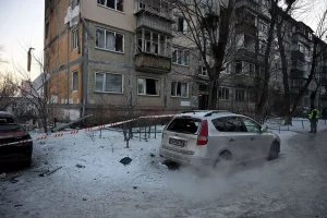 Ucraina: esplosioni a Kiev, Lavrov commenta sorprese di Putin sulle nuove sanzioni USA.