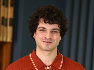 Leo Gassmann torna all’Ariston con una nuova visione chiara e ambiziosa sul futuro