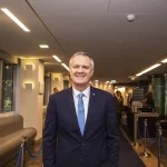 Mediolanum celebra 1,24 miliardi nel 2025: Doris evidenzia risultati straordinari