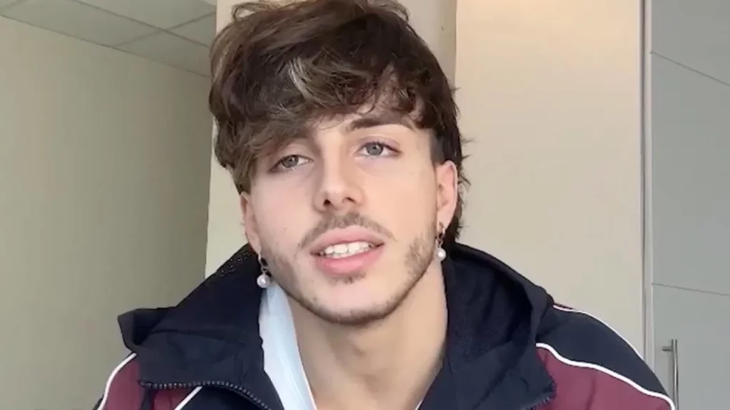 Bullizzato per smalto e capelli lunghi: la lotta contro stereotipi e violenza