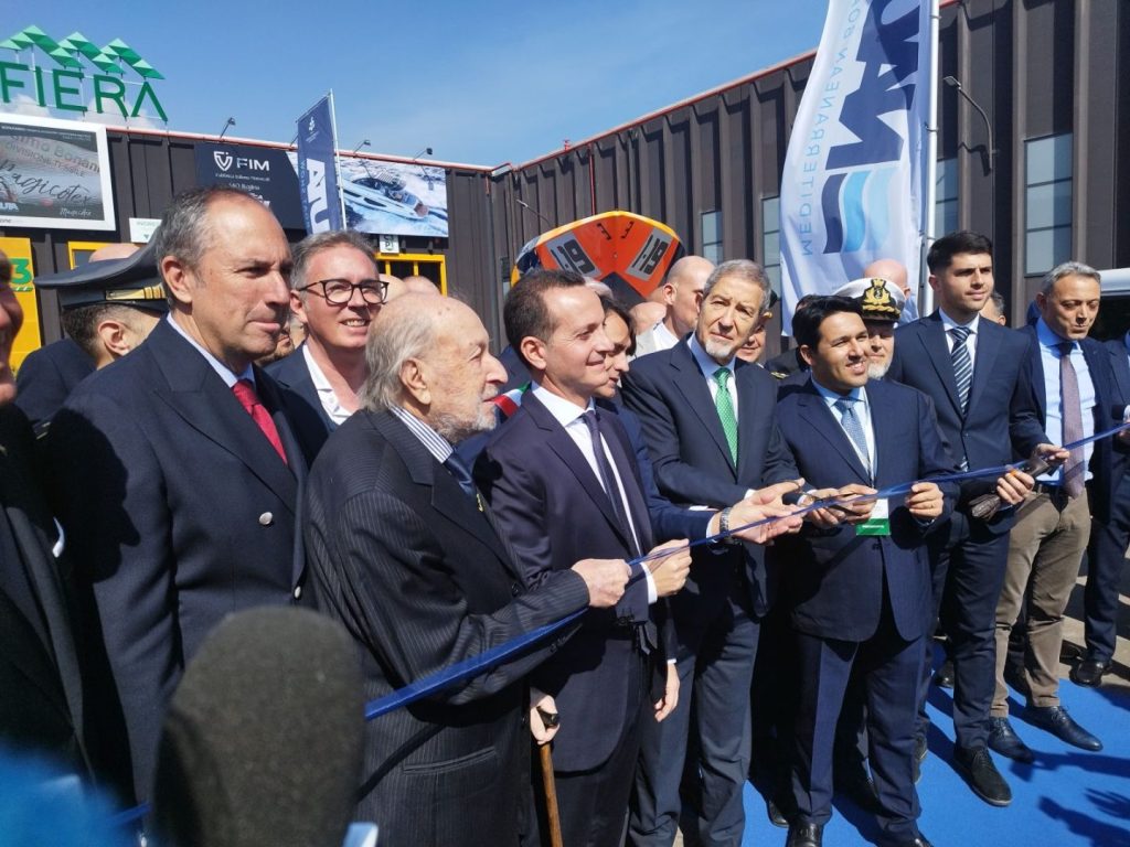 Musumeci inaugura Nauta 24: Misterbianco celebra l’eccellenza marittima con grande entusiasmo.