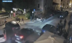 Maxi rissa a Oristano: 18 giovani identificati nel tumulto del centro storico.