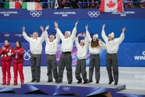 Italia trionfa con undici medaglie e l’oro di Fontana: un successo sportivo indimenticabile.