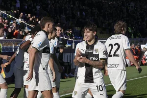Parma supera il Verona 2-1: Pellegrino segna nel recupero e salva la squadra.