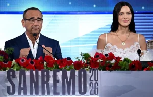 Sanremo 2026, Conti: “Scelgo le canzoni, poche donne in gara” Irina Shayk: “Femminista a modo mio”