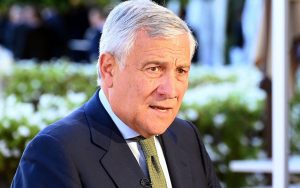 Tajani: “Trump merita il Nobel se gli Usa mediano pace in Medio Oriente e Ucraina”