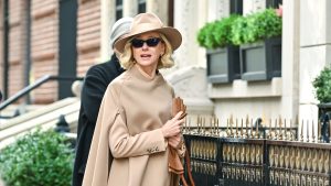 Naomi Watts dimostra che gli UGG possono risultare elegantemente sofisticati con il giusto stile.