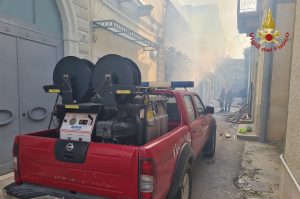 Tragedia nel Barese: esplosione fa crollare edificio, trovati i corpi di due anziani.