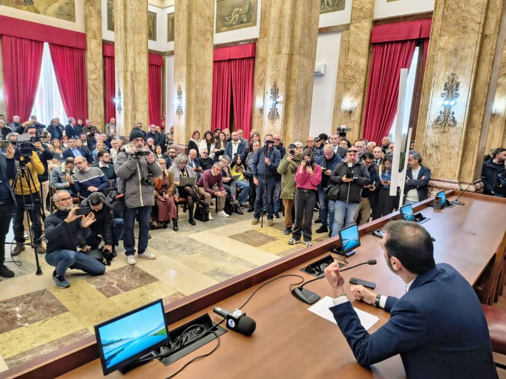 Federico Basile si dimette da sindaco di Messina: “La città merita di più”.