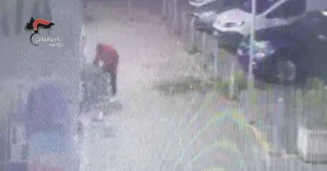 Tentativo di rapimento di un bimbo al supermercato: arrestato 45enne a Caivano. Video.