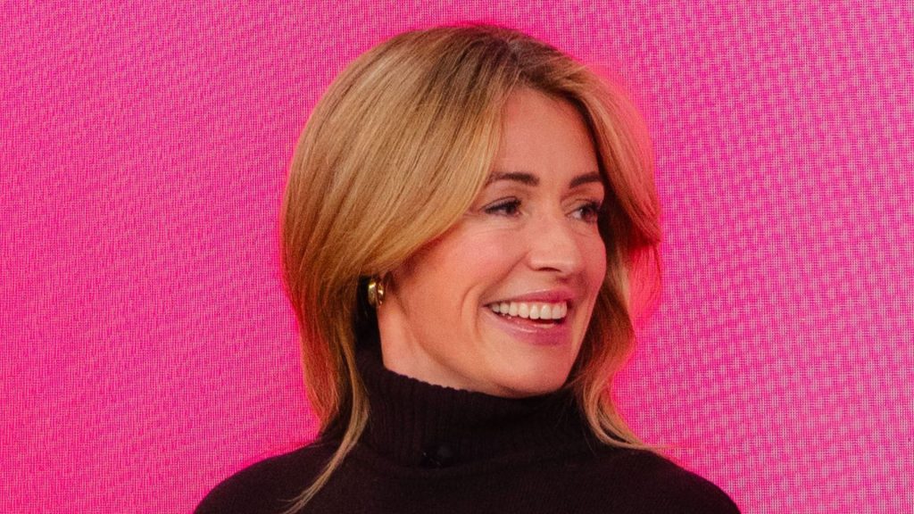 Elevate il tuo look: la gonna midi leopardata di Cat Deeley per un tocco di stile