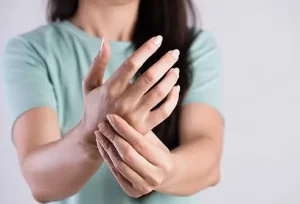 Anatomia e funzione del palmo della mano: scopri struttura e movimenti essenziali