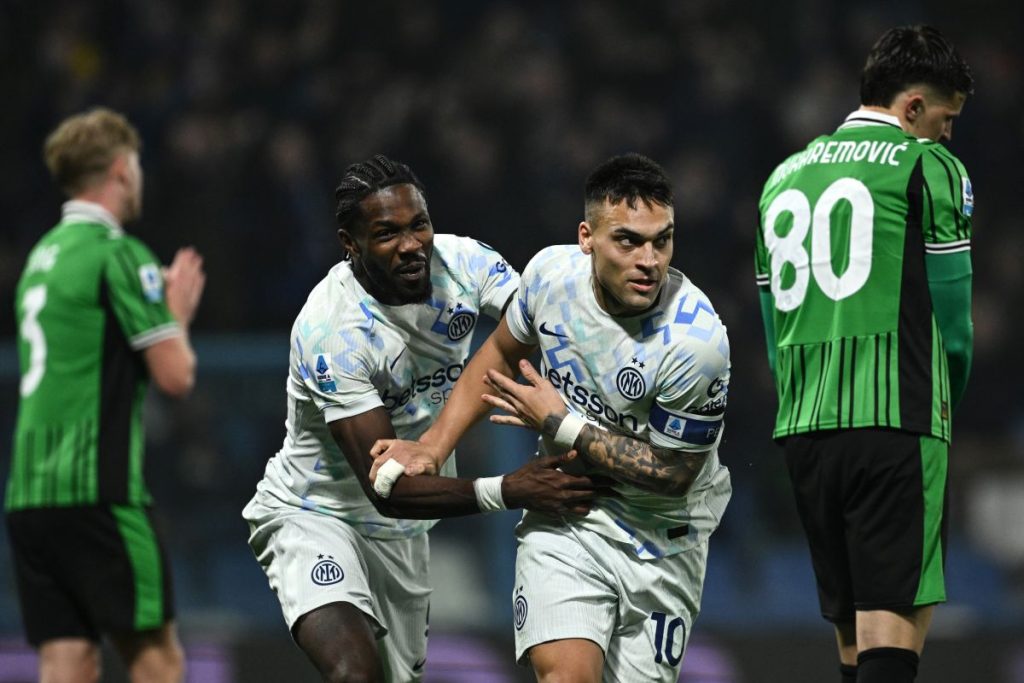 Inter domina il Sassuolo 5-0 e allunga a +8 sul Milan in classifica!