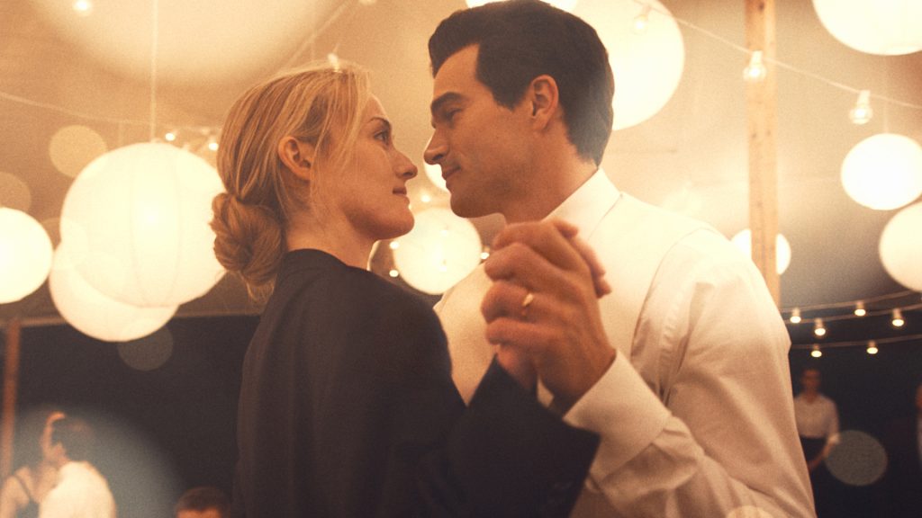 John F. Kennedy Jr. e Carolyn Bessette: una storia d’amore tragica e indimenticabile.