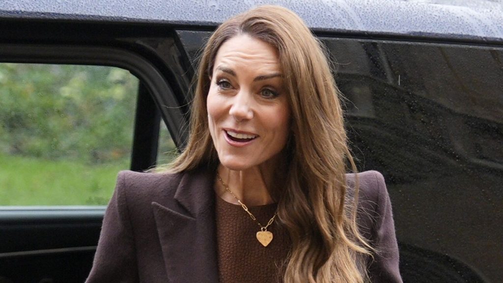 Il nuovo collier audace di Kate Middleton ispira a osare di più con i gioielli.
