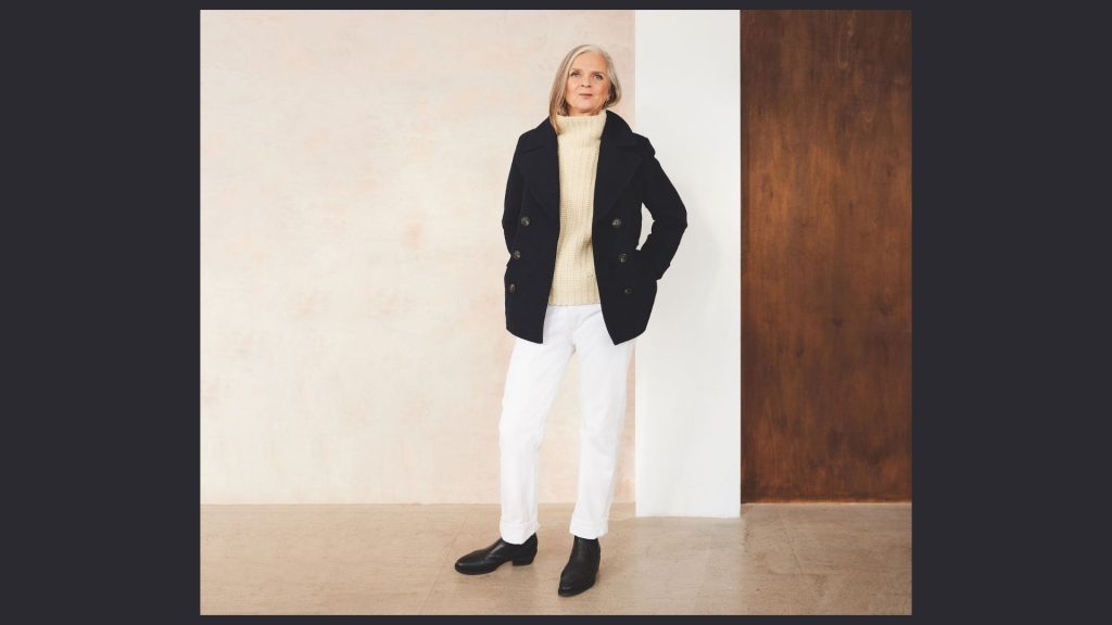 Indossa i jeans bianchi d’inverno: il consiglio di Alyson Walsh