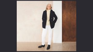 Indossa i jeans bianchi d’inverno: il consiglio di Alyson Walsh