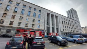 Allerta bomba a Palazzo di Giustizia Milano: emergenza risolta, ecco il video dell’evento.
