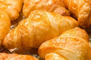 12 alimenti comuni che aumentano la fame invece di saziarti davvero