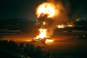 Israele intensifica raid su Teheran, Iran colpisce base USA in Kurdistan, Araghchi esclude negoziati.