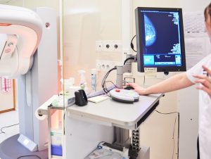 Tumore al seno: Aifa approva ribociclib per ridurre il rischio di recidiva.