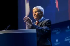 Confcommercio: economia parte bene ma guerra minaccia la ripresa nel 2024