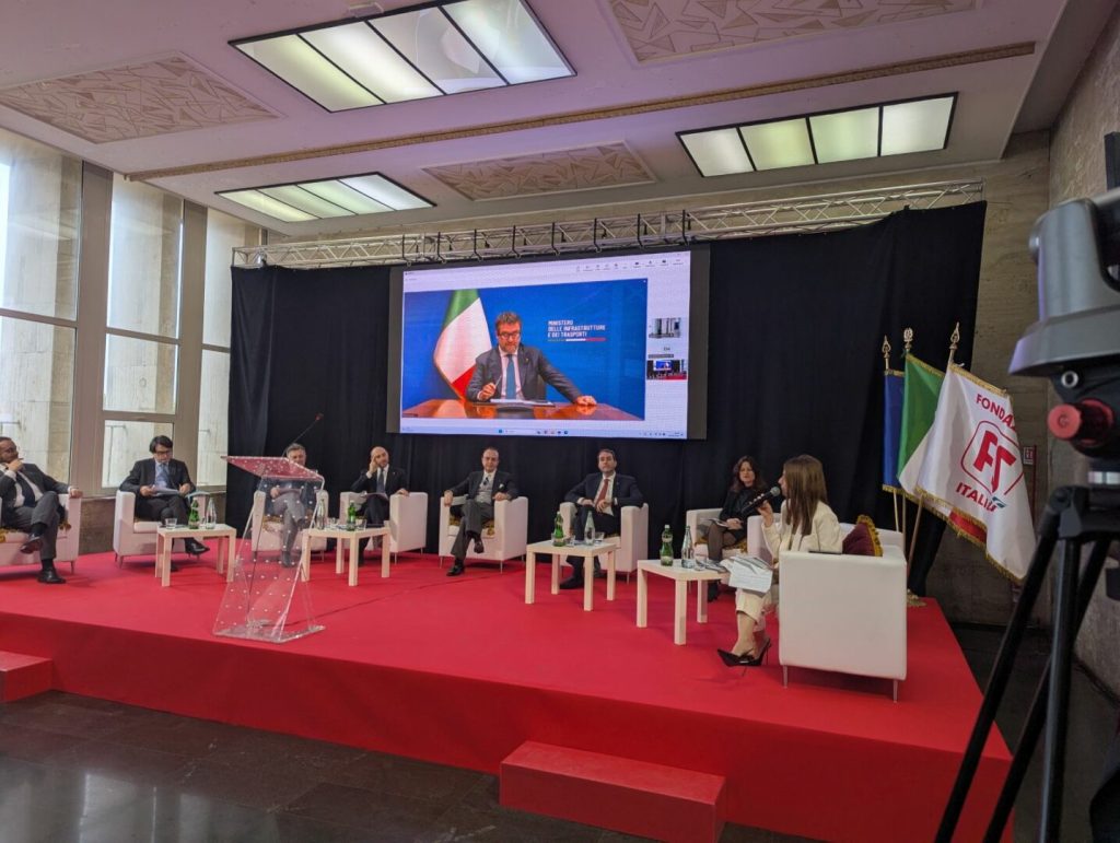 Salvini annuncia investimenti da 13,5 miliardi per Messina e Reggio Calabria