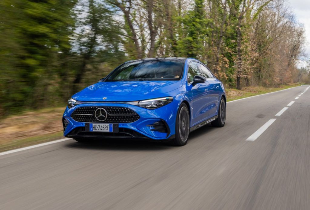 Nuova Mercedes-Benz CLA Hybrid: il futuro dell’ibrido sostituisce il diesel con stile e innovazione.
