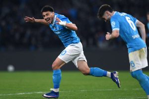 Napoli trionfa 2-1 contro il Torino: gol di Alisson ed Elmas spingono la vittoria.