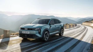 Dacia svela il piano strategico 2030: innovazione, sostenibilità e mobilità intelligente.