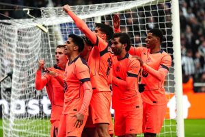 Yamal strappa un pareggio 1-1 tra Newcastle e Barcellona: un finale emozionante.