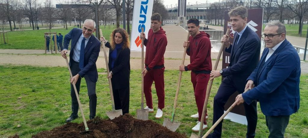 Torino accoglie 29 nuovi aceri nel Bosco Diffuso Suzuki: un polmone verde per la città.