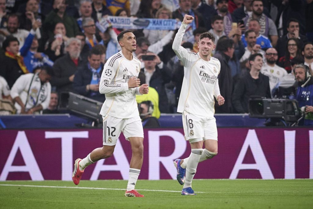 Valverde guida il Real Madrid alla vittoria con una tripletta da sogno sul City.