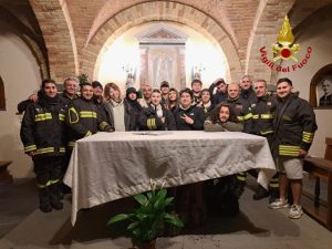 Escursionisti stranieri dispersi sui Colli San Rizzo: intervento dei Vigili del Fuoco salva la situazione.