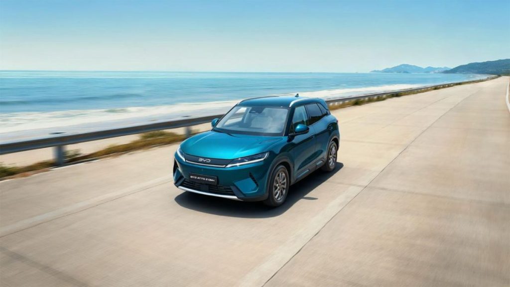 BYD lancia ATTO 2 DM-i: il SUV compatto che unisce tecnologia e prestazioni eccellenti.