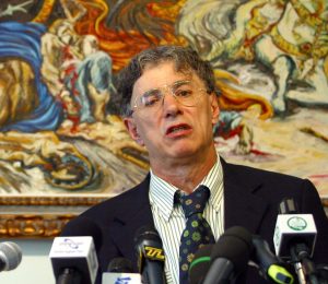 Palalic onora Bossi: un legame forte con la Serbia e un’eredità politica significativa.