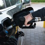 Carburanti: quasi il 60% dei distributori abbassa i prezzi, conferma il Mimit