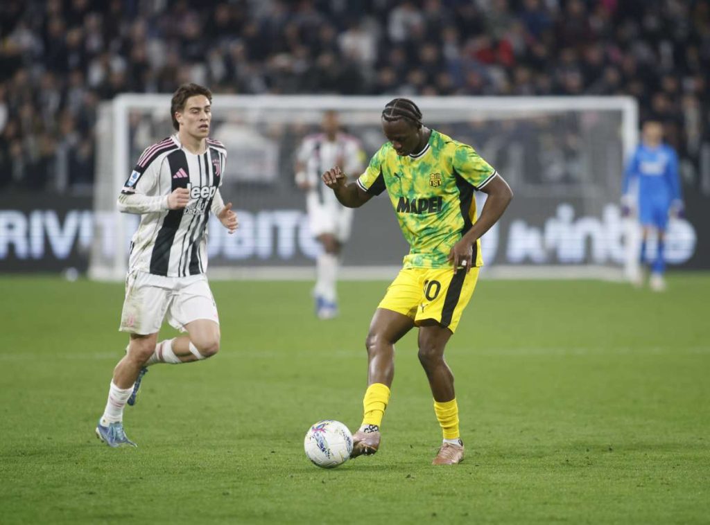 Pinamonti risponde a Yildiz: pareggio 1-1 tra Juventus e Sassuolo.
