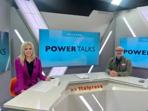 Il teatro emoziona, gli algoritmi restano freddi: l’arte non ha replica digitale.