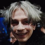 Ho scelto di non portarlo, una decisione che riflette il mio stile personale.