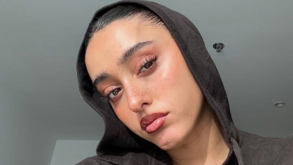 Giulia Stabile bersagliata dagli haters: il sostegno di una celebre cantante.