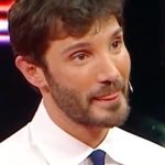 Sanremo 2027: Izzo e Paolantoni celebrano Stefano De Martino per la sua intelligenza ed empatia.