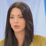 Tina Cipollari risponde alle critiche: le sue parole sorprendono e fanno discutere.