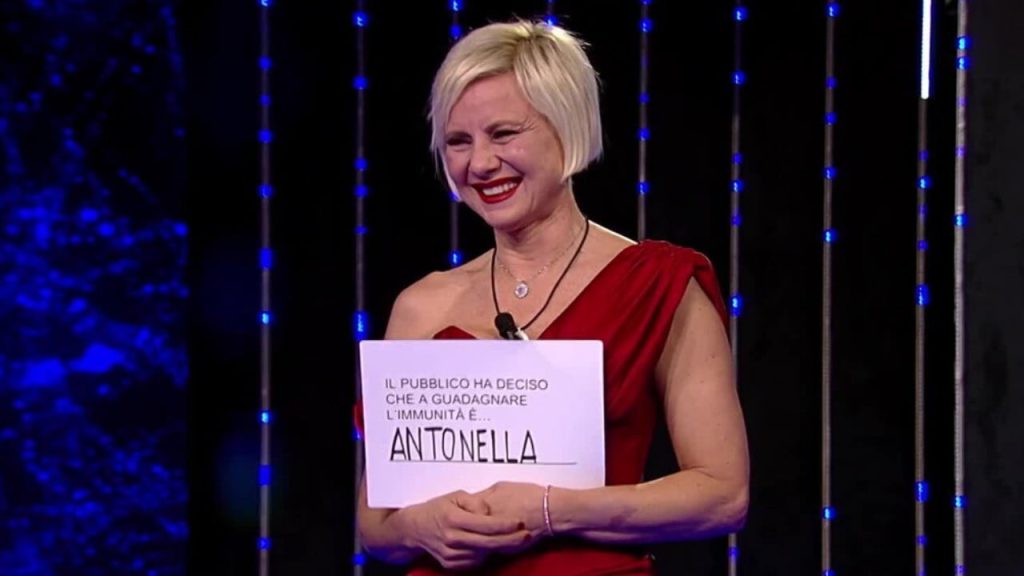 Grande Fratello Vip in calo, The Voice conquista la serata con ascolti record.