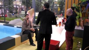 Lite accesa tra Raimondo Todaro e Giovanni Calvario: tensione in diretta sconvolge il pubblico.